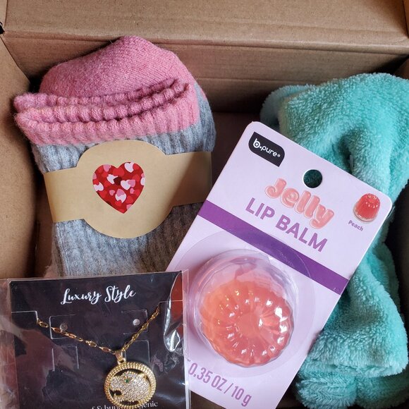 Teenager Christmas gift box - Picture 1 of 1